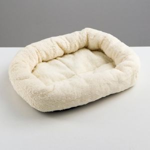Лежанка для собак и кошек «Уют», мягкий мех, 45 х 35 х 11 см, молочный