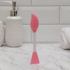 Щётка для умывания, силиконовая, двусторонняя, 17 × 3,2 × 1,2 см, цвет розовый