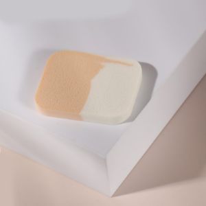 Спонж для нанесения косметики, 5,5 × 4,5 см, цвет белый/бежевый